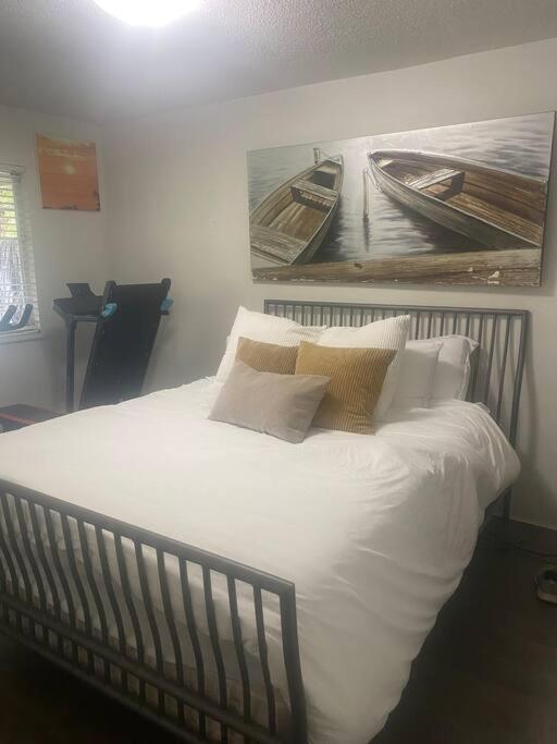 4 Bedroom Upper Level Kits Home แวนคูเวอร์ ภายนอก รูปภาพ