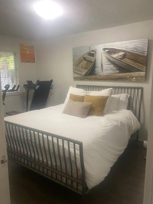 4 Bedroom Upper Level Kits Home แวนคูเวอร์ ภายนอก รูปภาพ